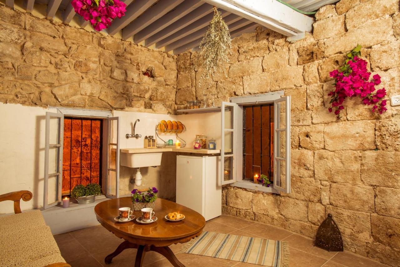 Nzar Khoury For Hosting Hotel Akkó Szoba fotó